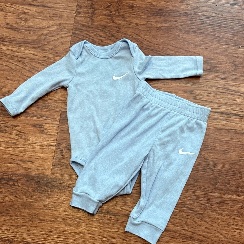 Nike Baby Longsleeve Bodysuit and Jogger Pants Light Blue Size 6 Months